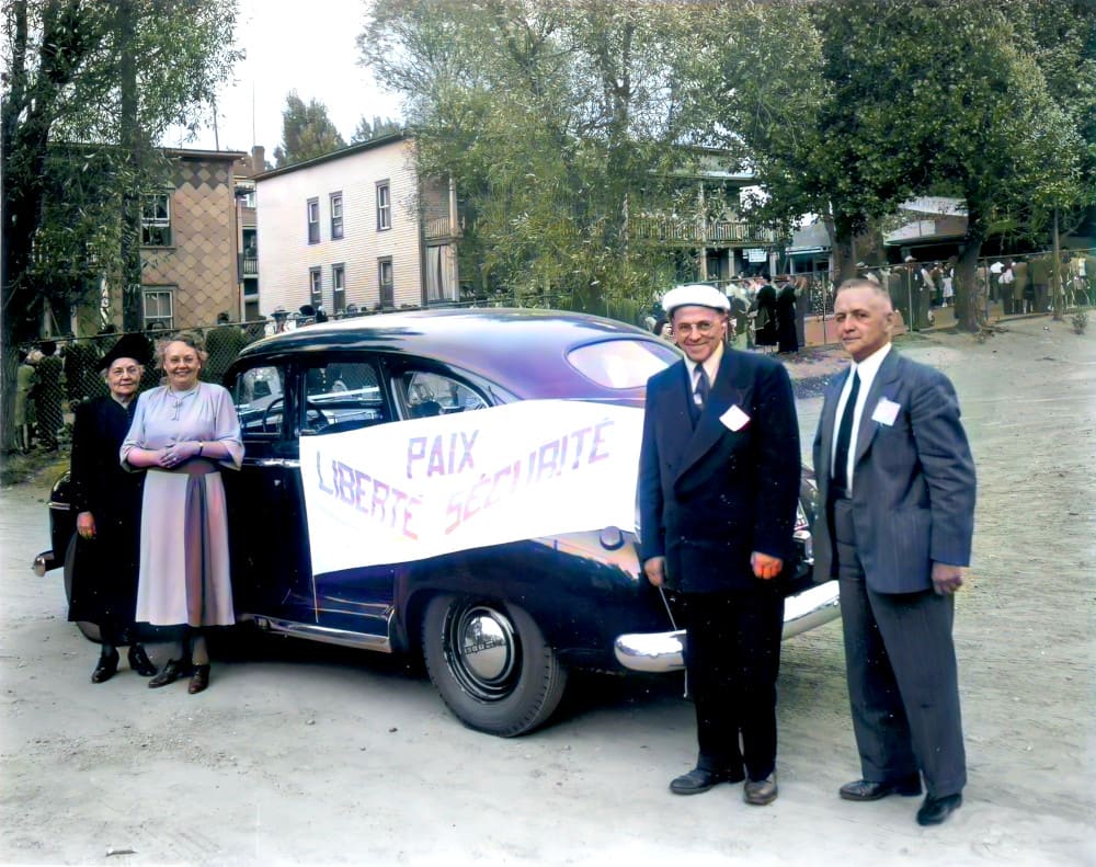 Joséphine Côté, Gilberte Côté, Louis Even y J. Ernest Grégoire Joséphine Côté, Gilberte Côté, Louis Even y J. Ernest Grégoire